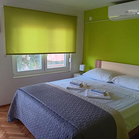 Apartman Tisno Eksteriør billede