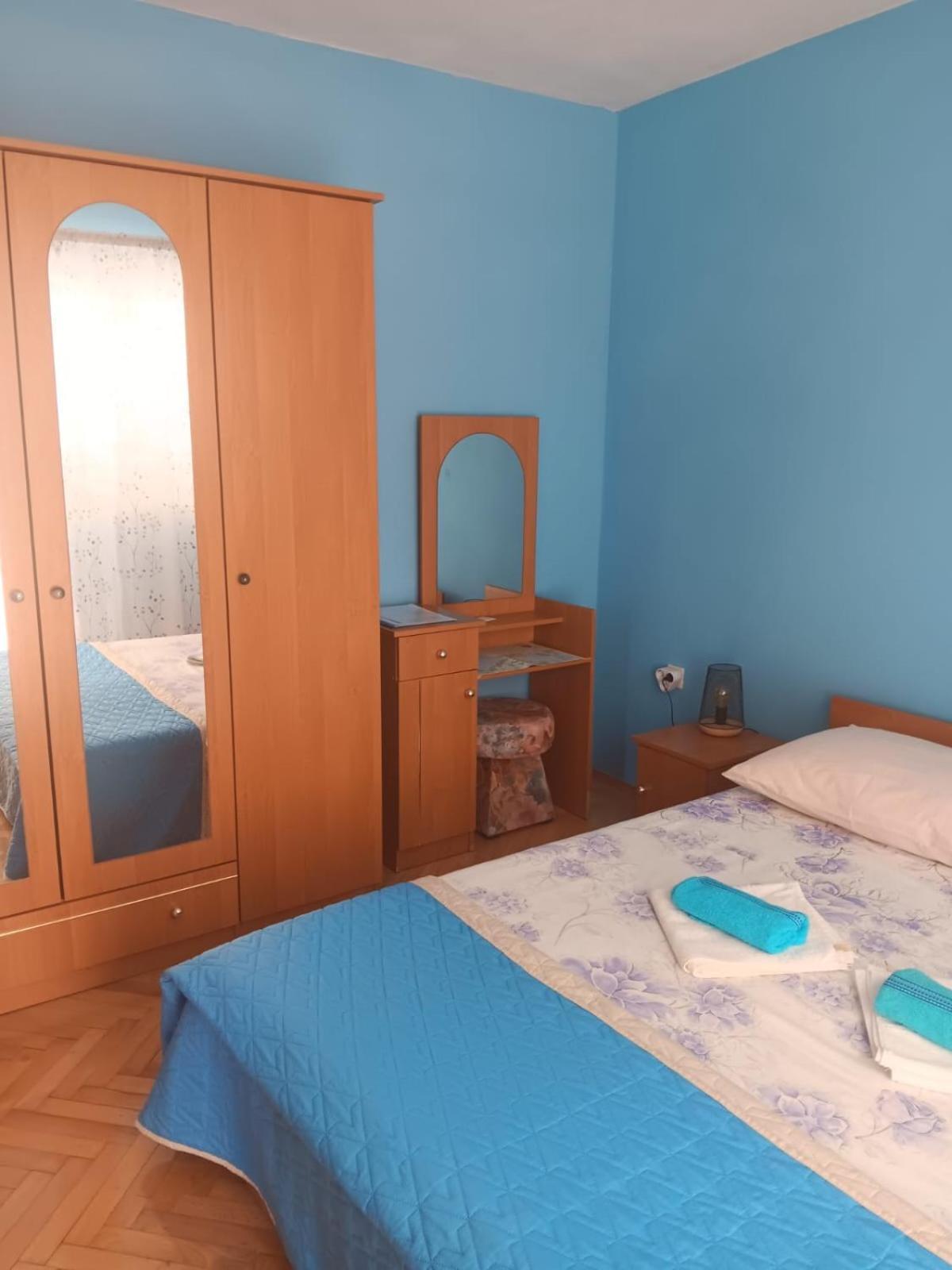 Apartman Tisno Eksteriør billede