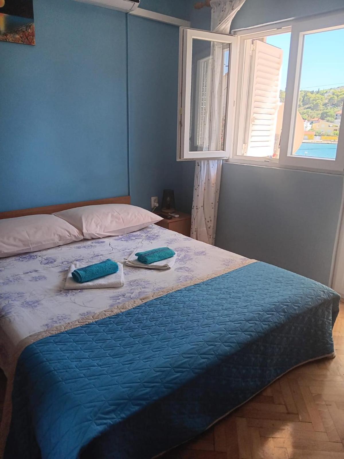 Apartman Tisno Eksteriør billede
