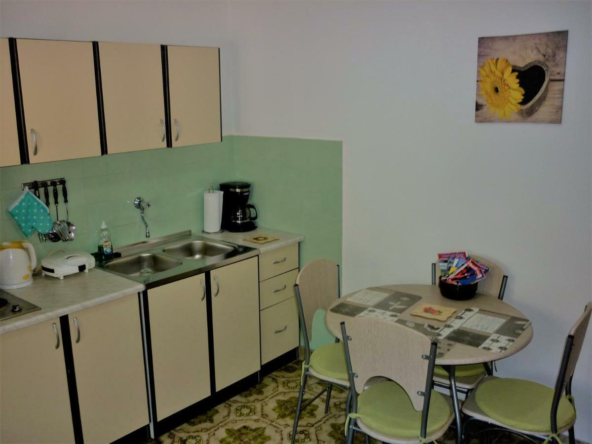 Apartman Tisno Eksteriør billede