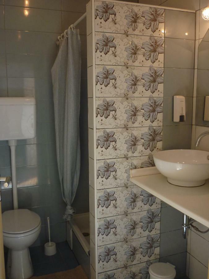 Apartman Tisno Eksteriør billede