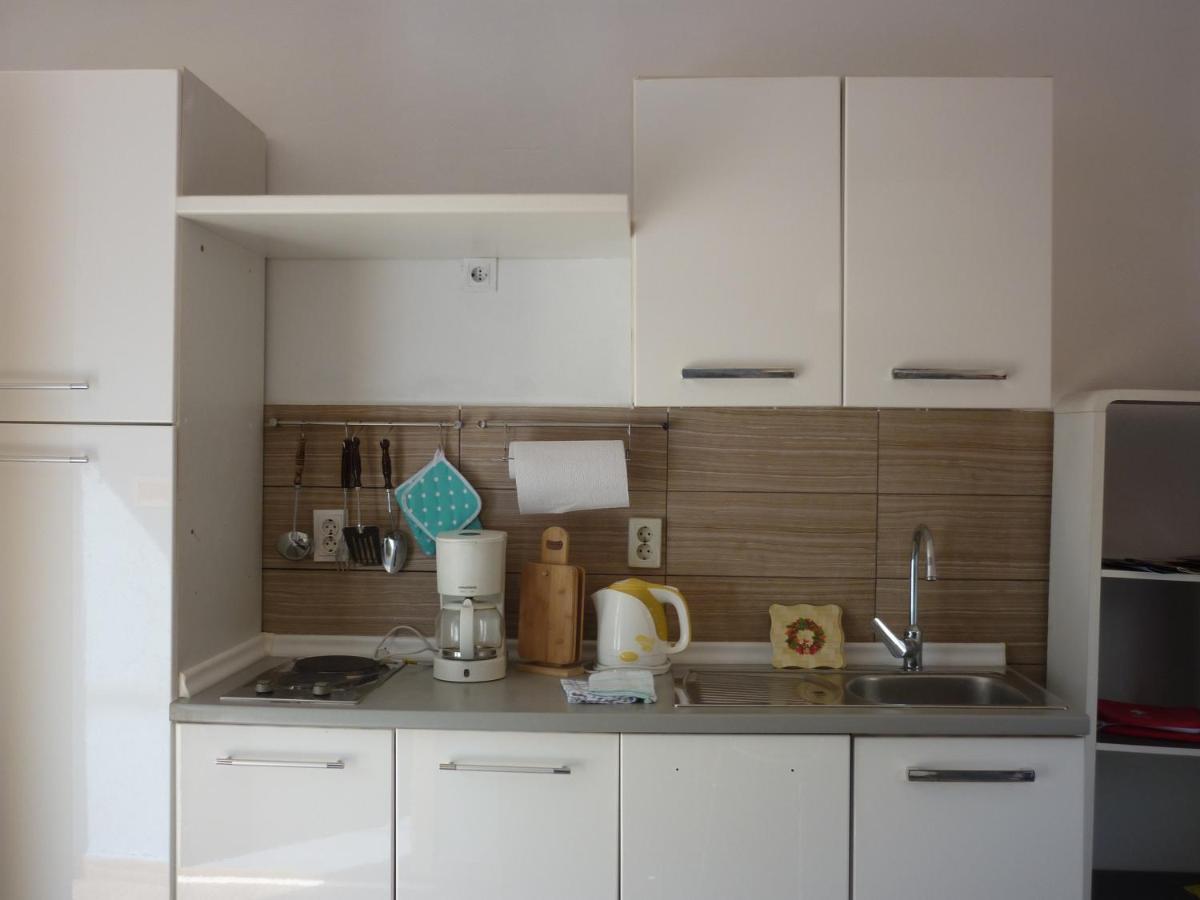 Apartman Tisno Eksteriør billede