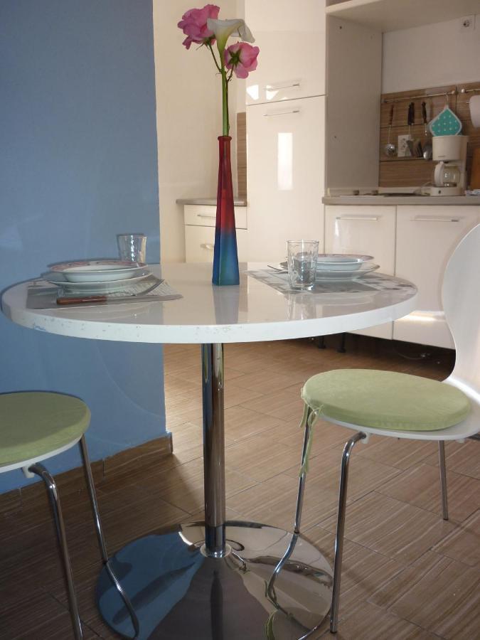 Apartman Tisno Eksteriør billede