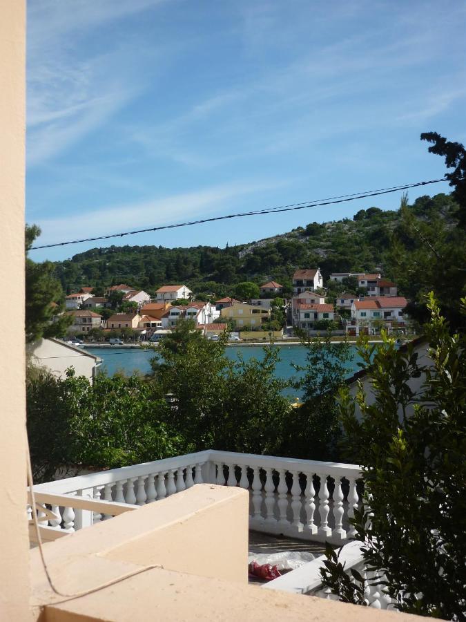 Apartman Tisno Eksteriør billede